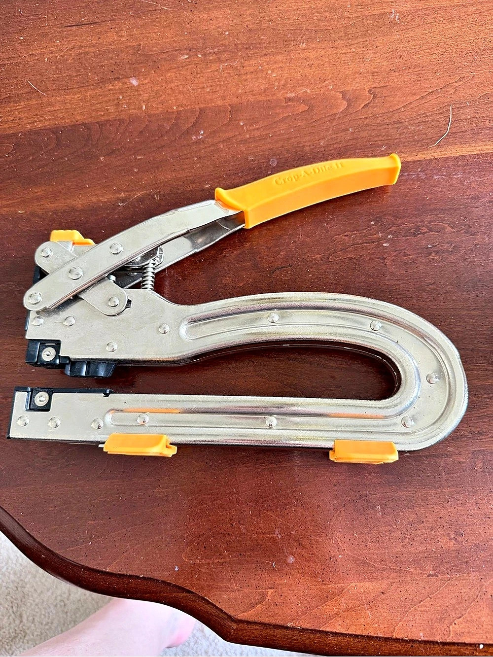 Big Bite Crop-A-Dile II is an all-in-one tool for punching setting and snapping